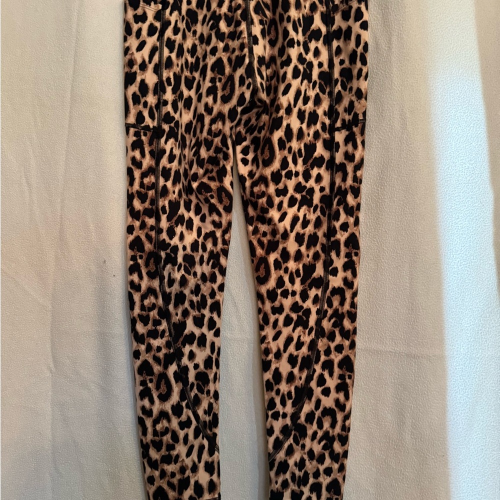 Victoria Secret cozy soft luxury fabric cheetah spandex leggings Size small - Picture 2 of 6